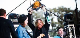 Illustration for article titled A taco cannon, a chainsaw-wielding Val Kilmer, and other types of fun at Fun Fun Fun FestÂ